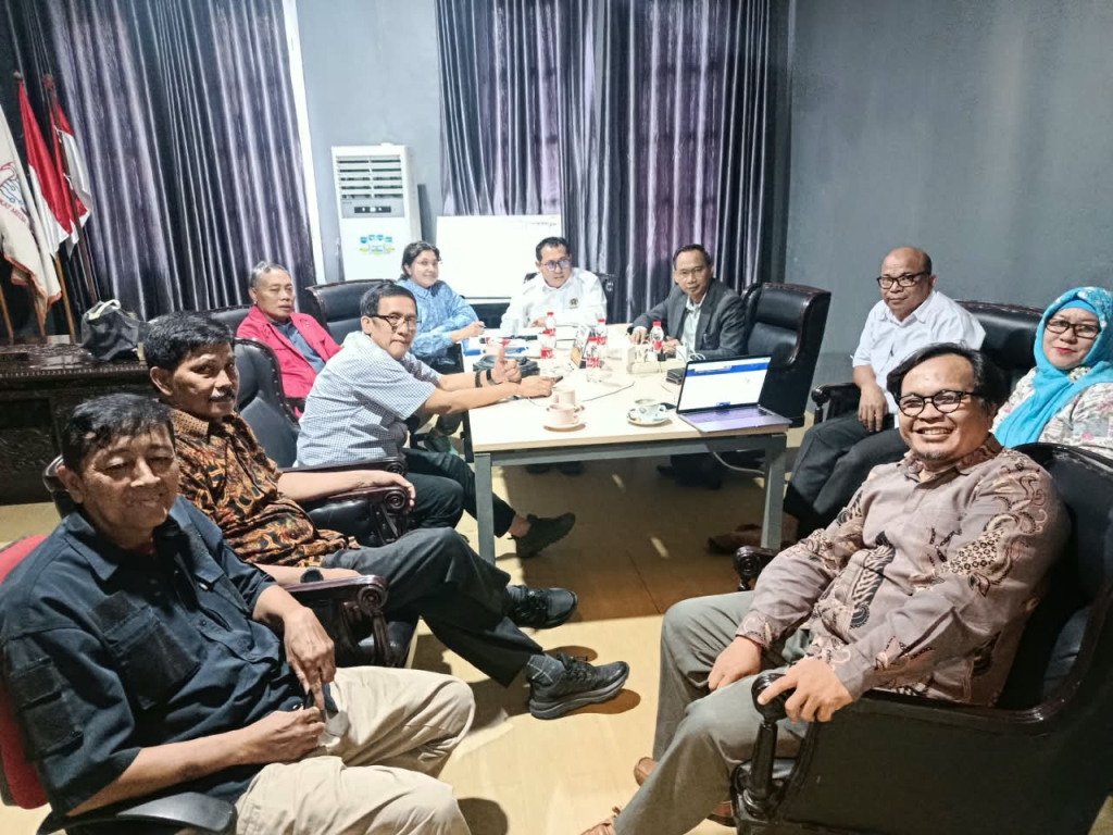 Suasana rapat persiapan pengukuhan pokja newsroom Jaga Desa.