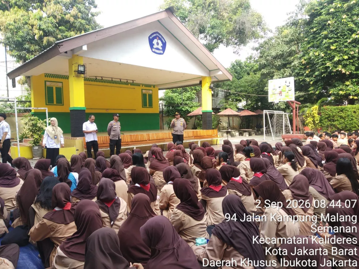 Polisi Hadir di Sekolah, Orang Tua Asuh Polsek Kalideres Edukasi Pelajar Jauhi Tawuran dan Narkoba