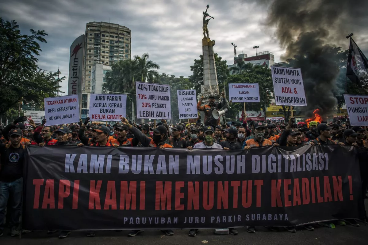Parkir Surabaya : Digital Di Depan, Tunai Di Belakang?