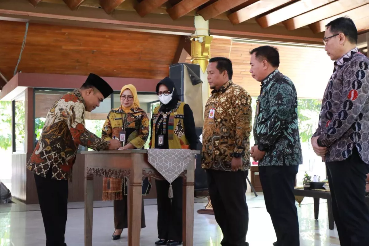 Direksi Perumda Delta Tirta Sidoarjo Dilantik, Targetkan Pelayanan Air Bersih Tembus 50 Persen