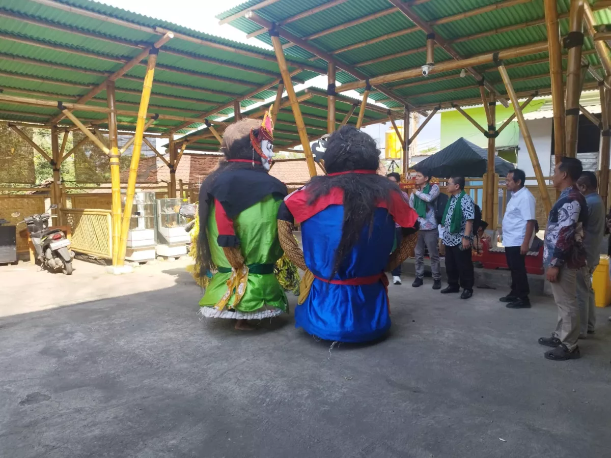 Dari Lahan Gersang ke Panggung Internasional: Kolaborasi Epik BUMDes Citra Mandiri Desa Arjasa Jember.