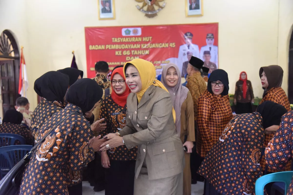 Pemkab Sidoarjo Salurkan Bansos untuk 300 Janda Perintis Kemerdekaan dan Warakawuri