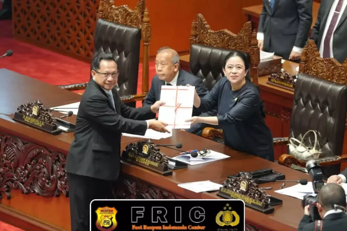 15 RUU Tentang Pembentukan Tiga Kabupaten/Kota Di Kalimantan Diserahkan Mendagri Kepada Pimpinan DPR RI Untuk Dibahas