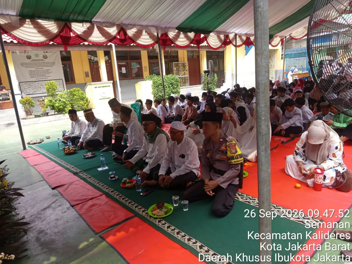 Polsek Kalideres Perkuat Silaturahmi dengan Sekolah melalui Peringatan Maulid Nabi Muhammad SAW