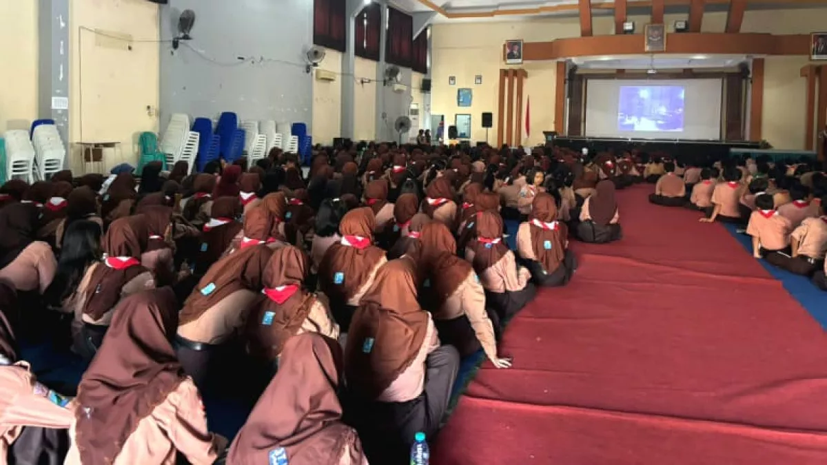 Peringati Hari Kesaktian Pancasila, SMPN 1 Sidoarjo Putar Film Sejarah G30S/PKI