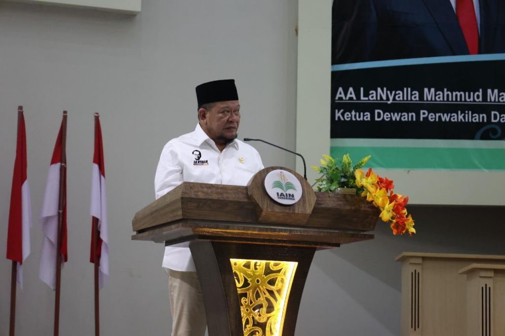 Ketua DPD RI: Batalkan Baju Dinas Branded, Ganti Merek Lokal