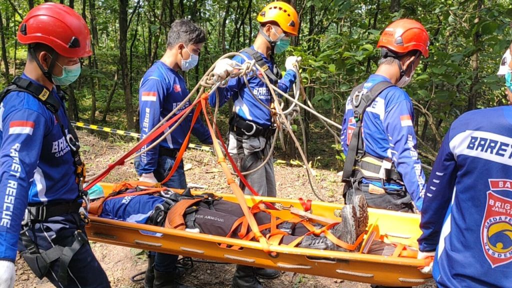 Tanggap Bencana, Garda Pemuda NasDem Jatim Jalani Pelatihan Sebagai Regu Penolong