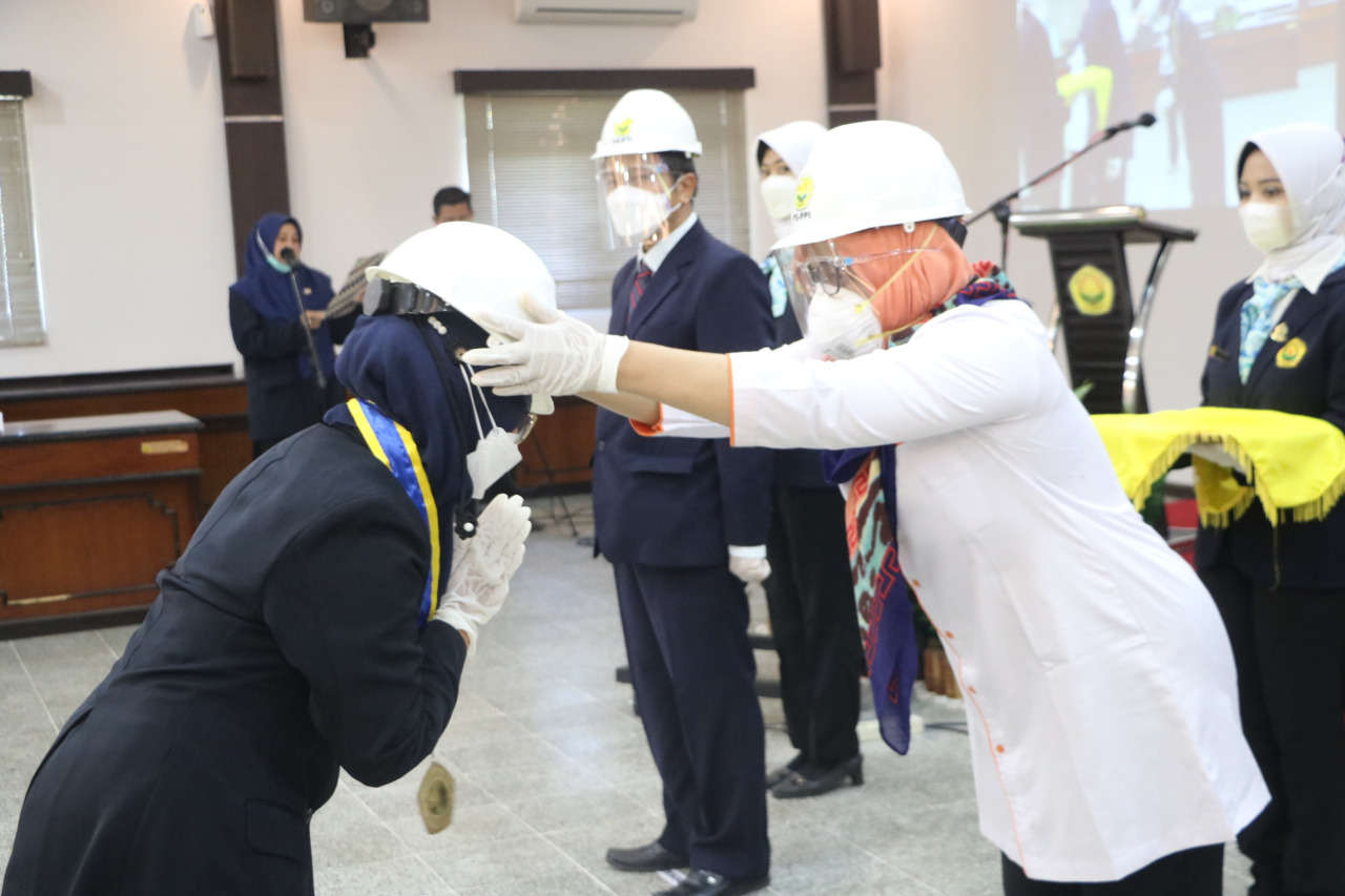 Fakultas Teknik Universitas Jember Lantik 26 Insinyur Baru